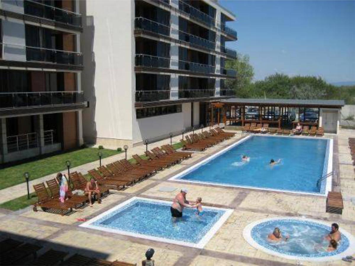 Pomorie Bay Aparthotel Buitenkant foto